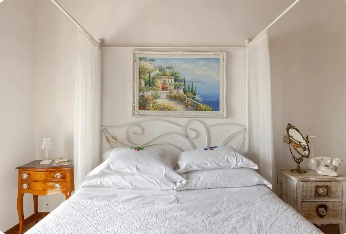 Affascinante Appartamento Nel Castello. Moniga del Garda Lejlighed